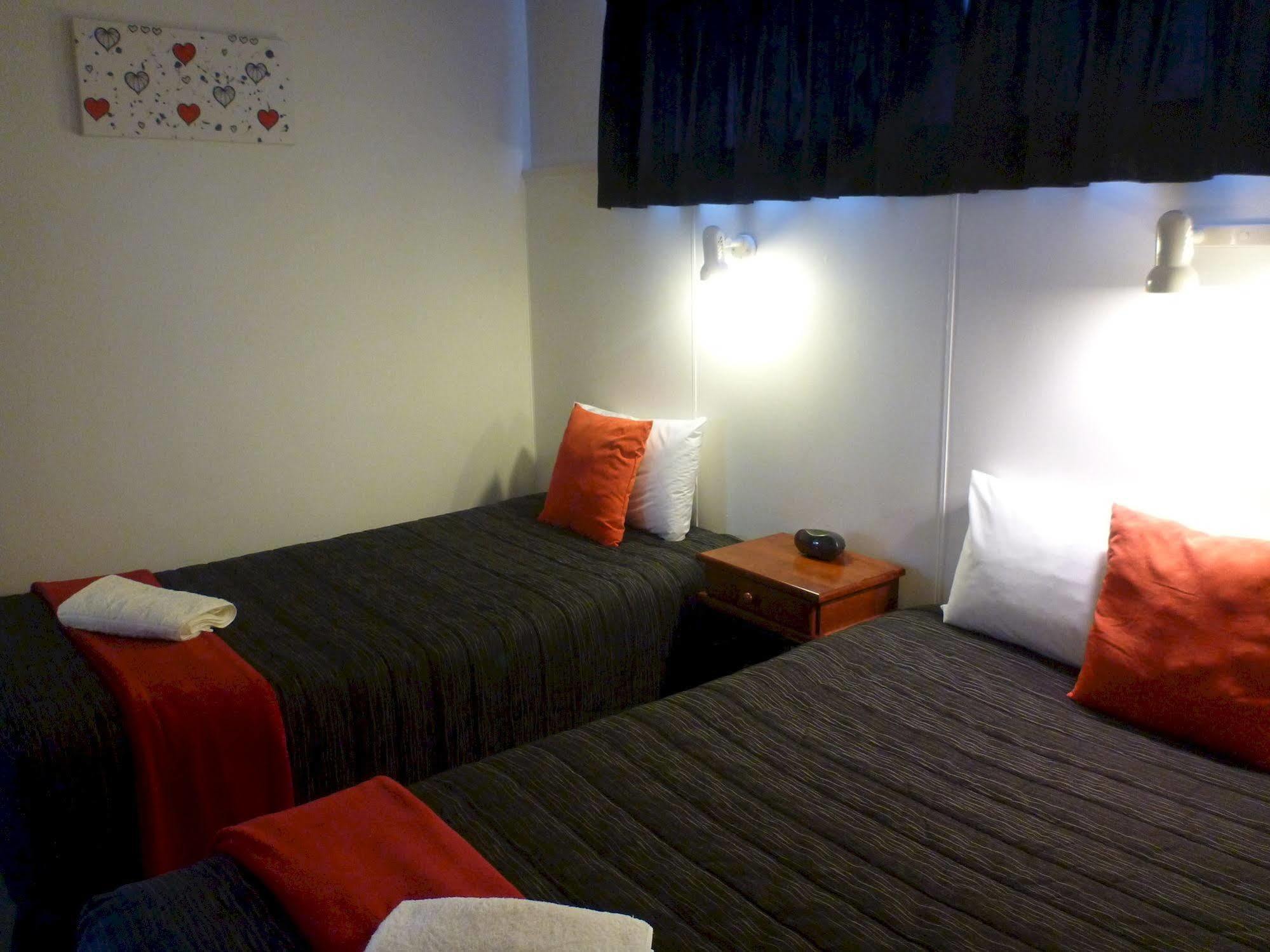 Fernleaf Motel โรโตรัว ภายนอก รูปภาพ